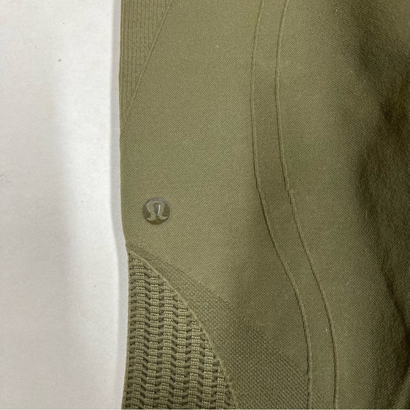 Lululemon Flow & Go Crop SEE MEASUREMENTS - Picture 10 of 12